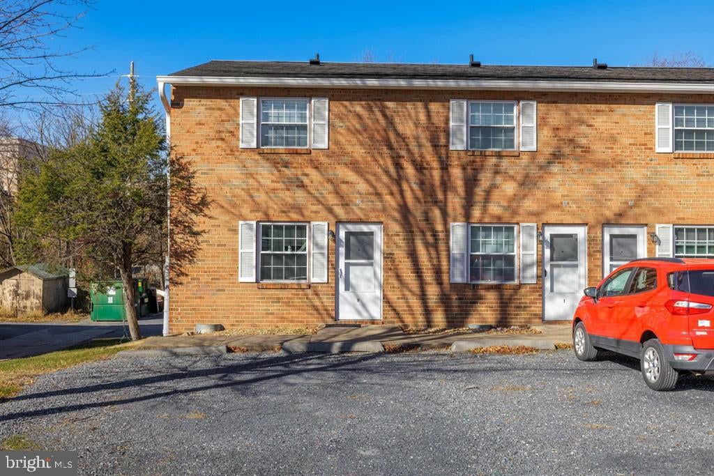 91 DUTCH MILL COURT