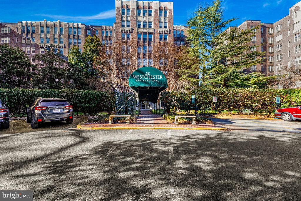 OBSERVATORY CIRCLE - Residential