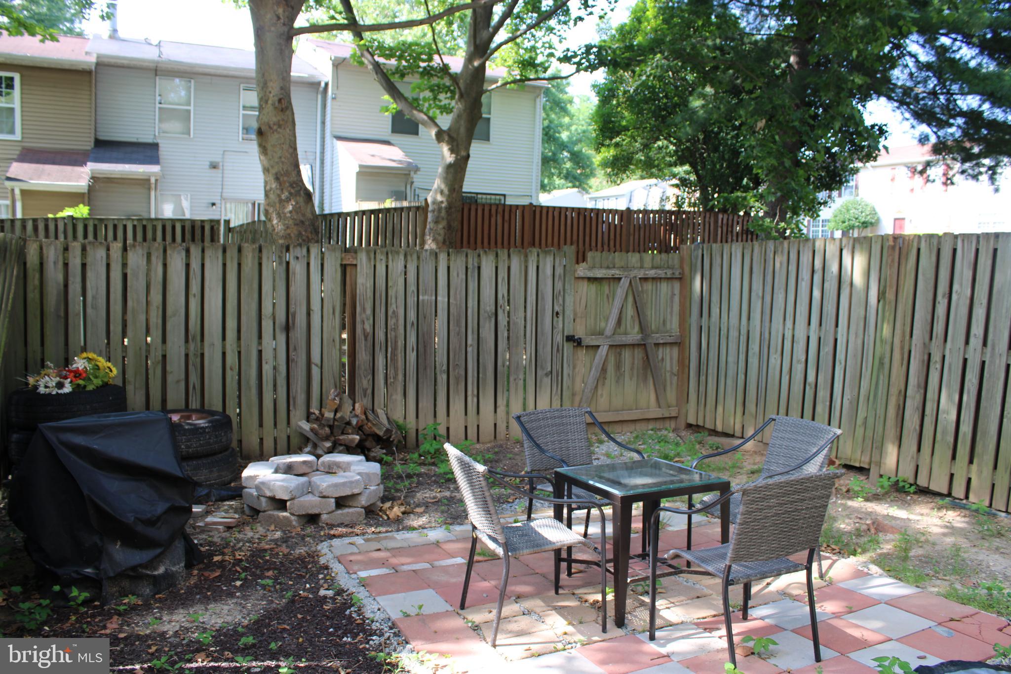 LONDON WOODS - Residential