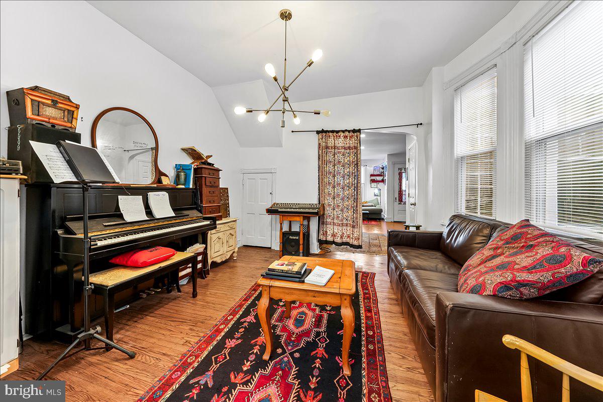 COBBS CREEK - Residential