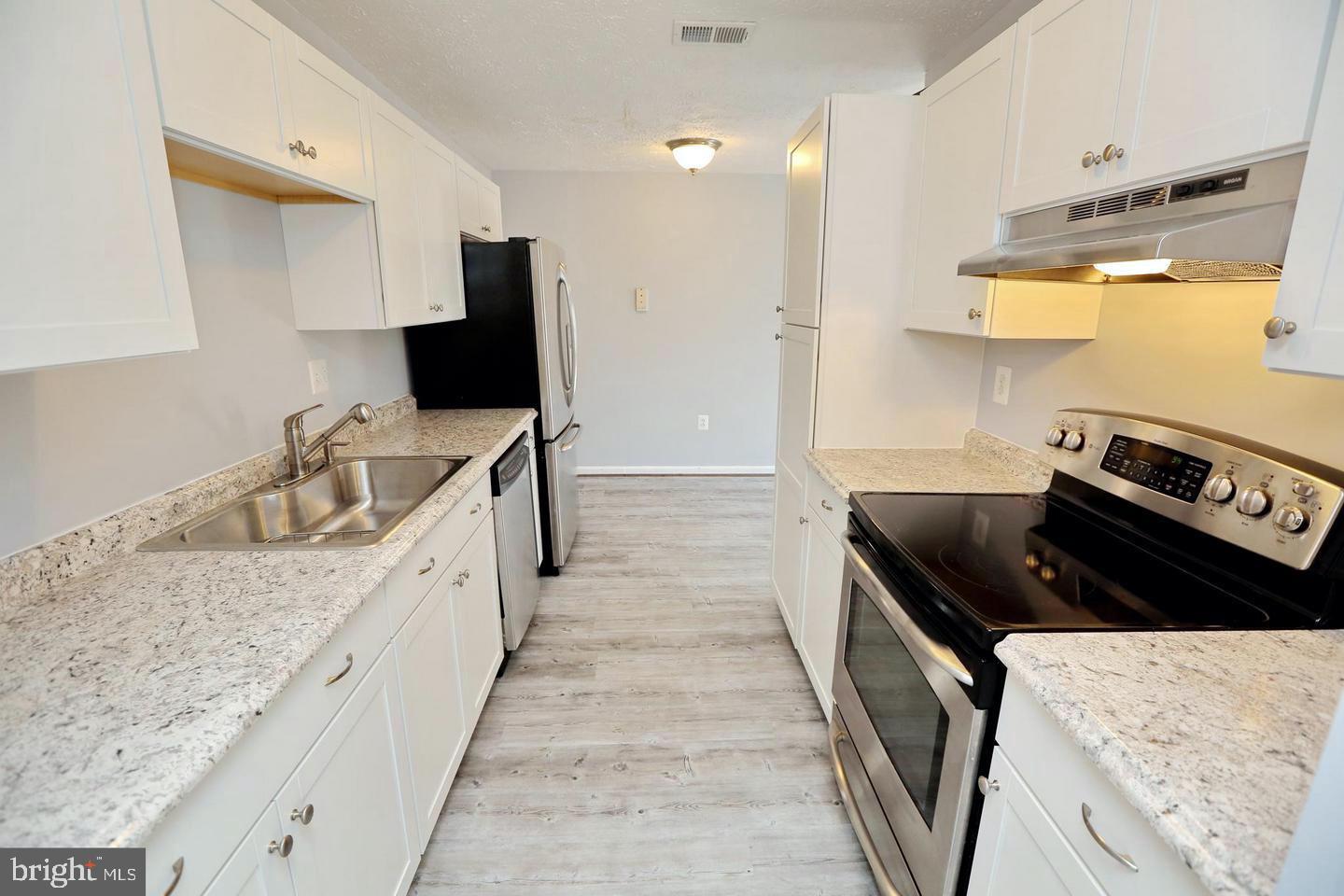 HUNTINGTON - Residential Lease