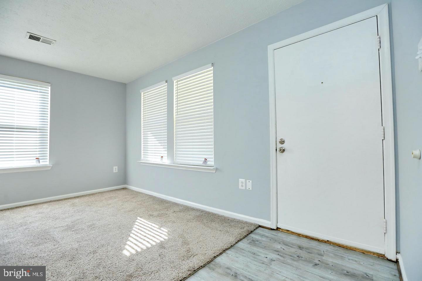 HUNTINGTON - Residential Lease