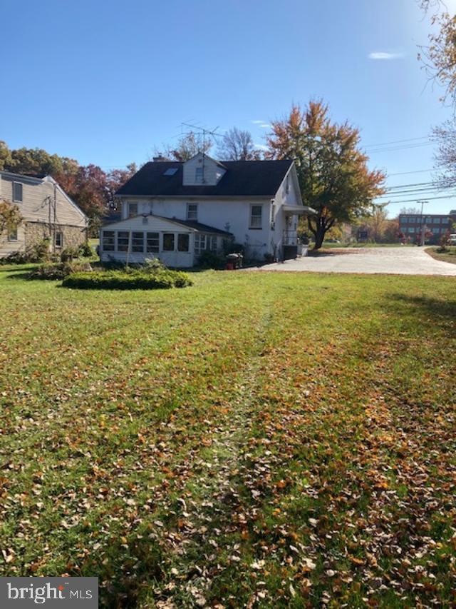 Charming 3-bedroom house ready for immediate move-in condition. Proximity to White Marsh shopping village and Franklin Square hospital. Brand new middle school within walking distance. Potential for expansion with a beautiful landscaped lawn.