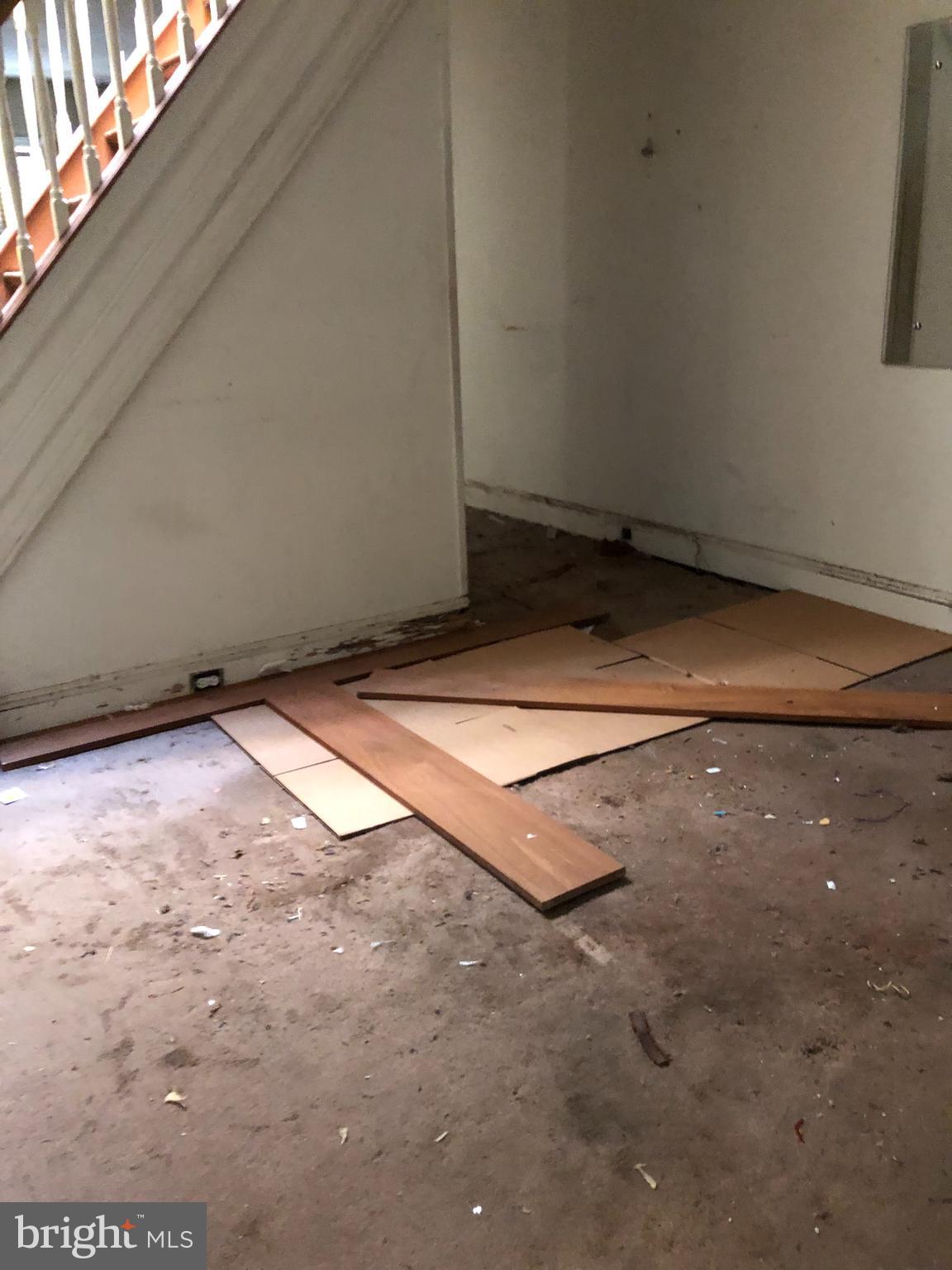 BROADWAY EAST - Residential