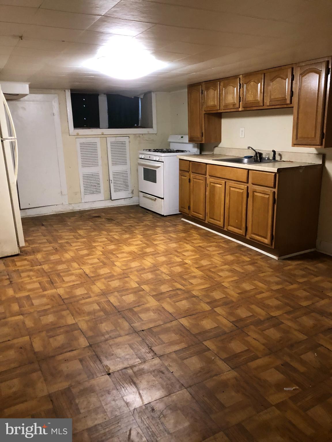 BROADWAY EAST - Residential