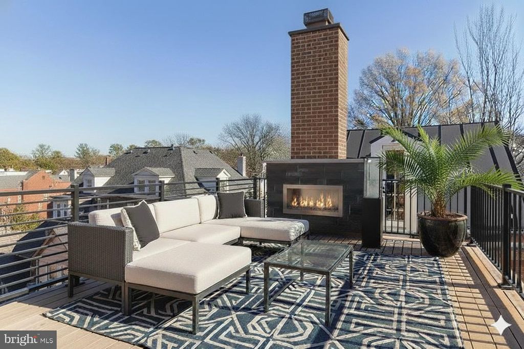 Photo of 209 Wolfe Street, ALEXANDRIA, VA 22314 (MLS # VAAX2051076)