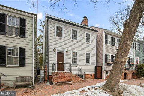 209 WOLFE STREET ALEXANDRIA VA 22314