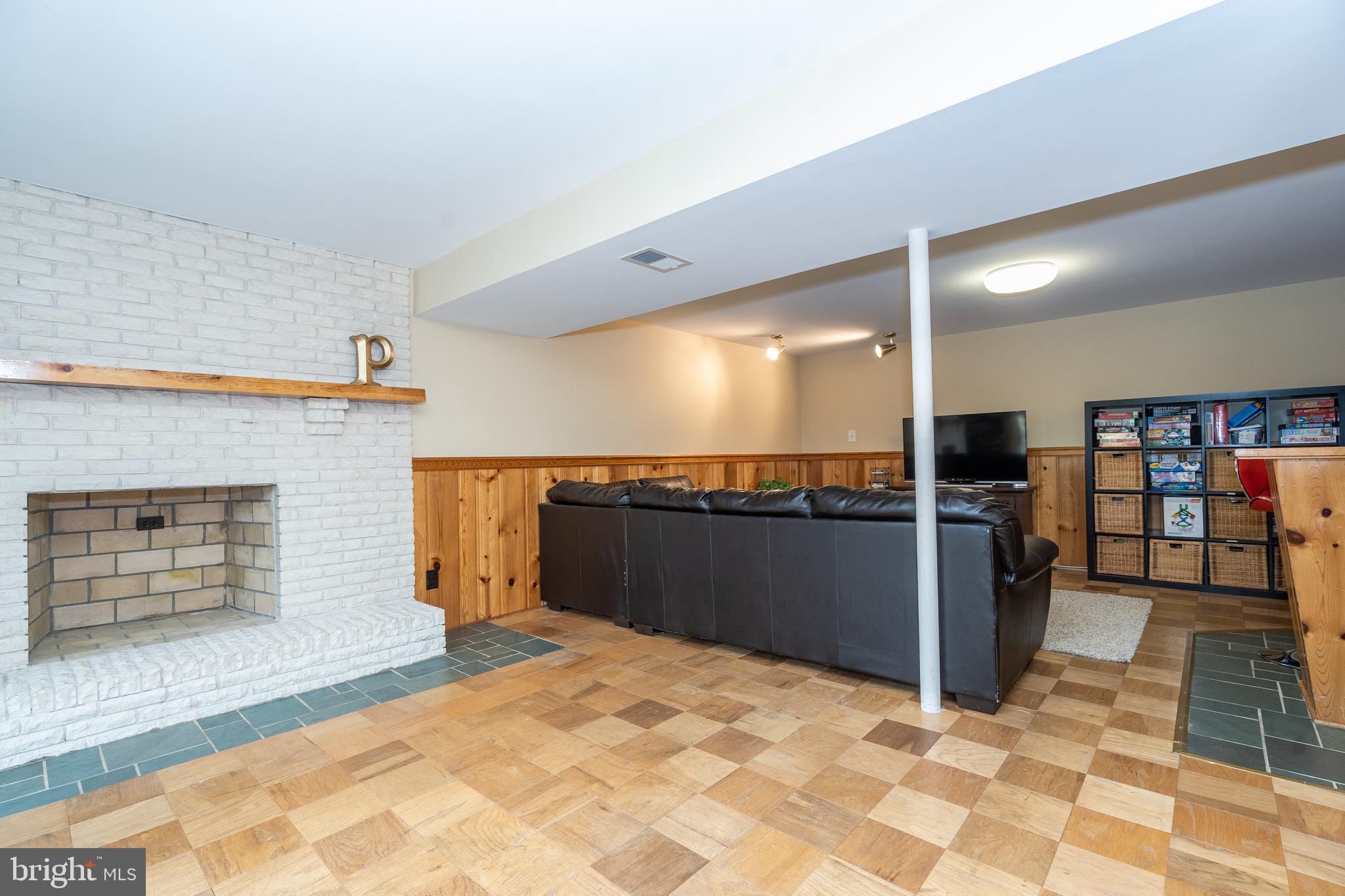 WILTON KNOLL - Residential