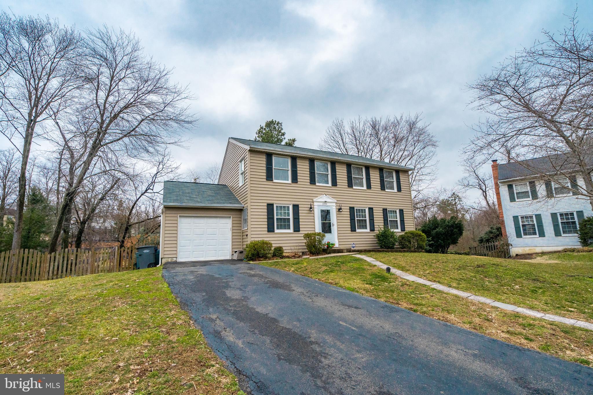 WILTON KNOLL - Residential