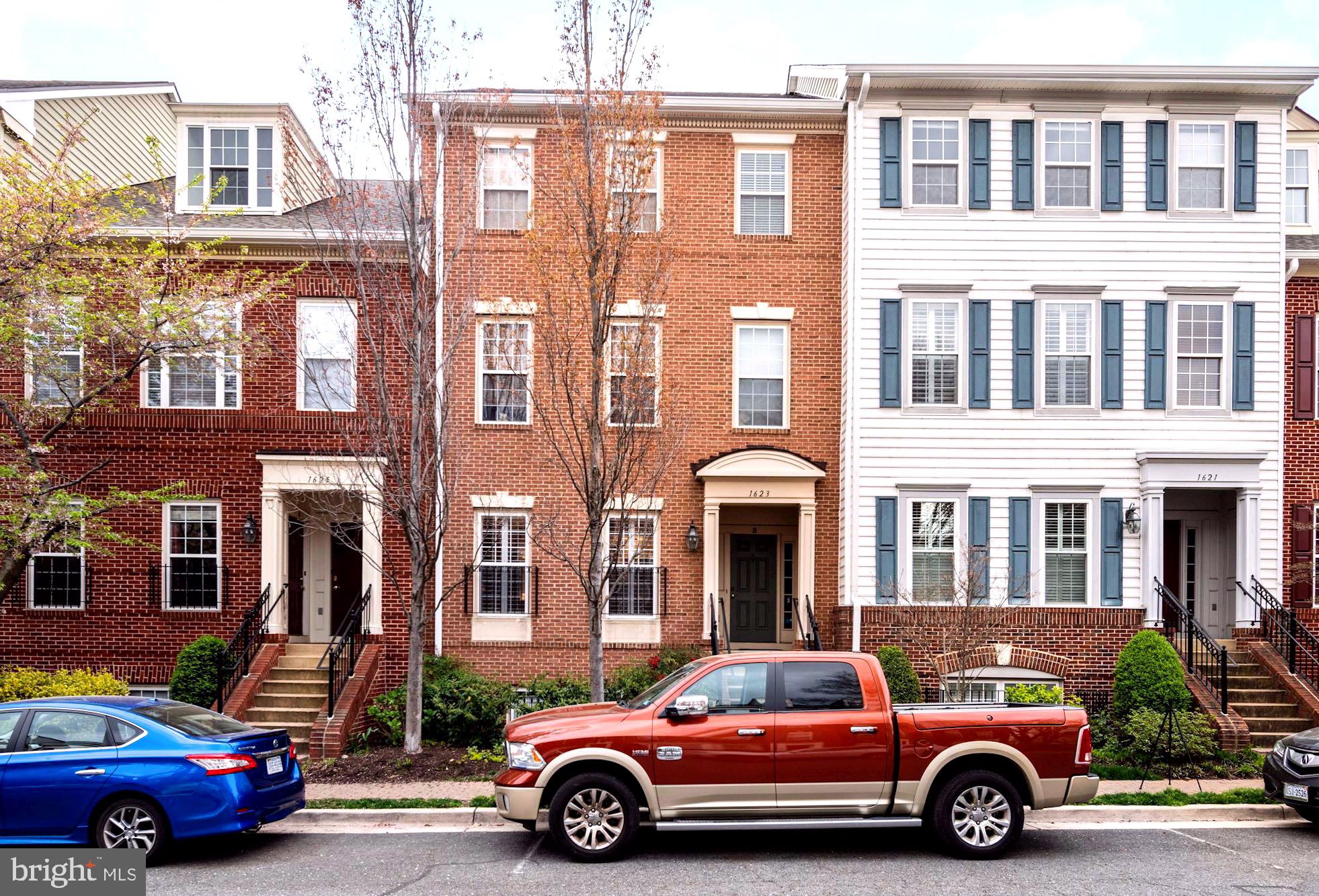 OLD TOWN GREENS - Residential