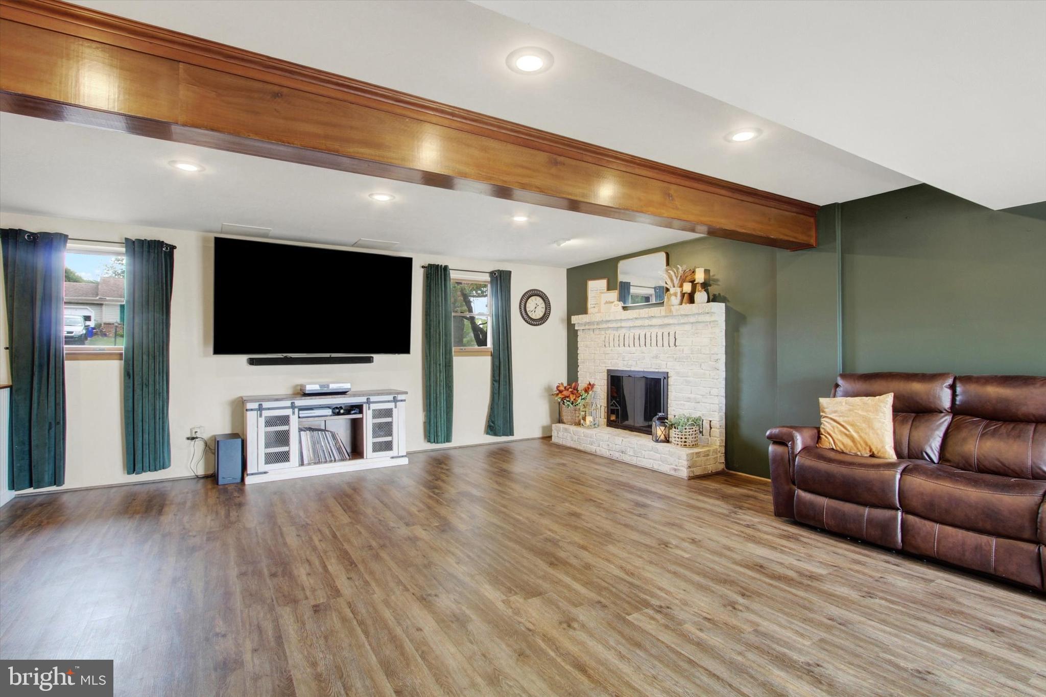 HALL ESTATES - Residential