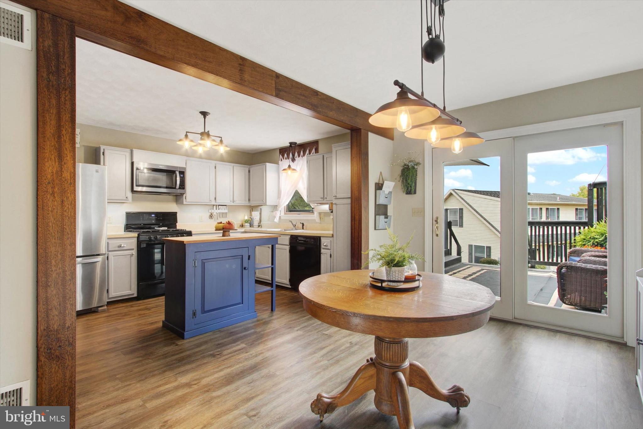 HALL ESTATES - Residential