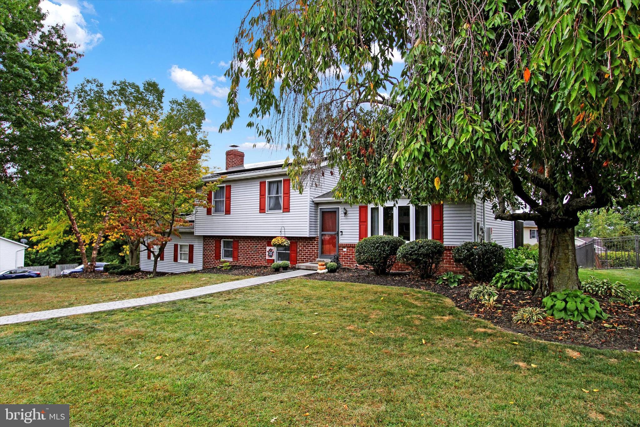 HALL ESTATES - Residential