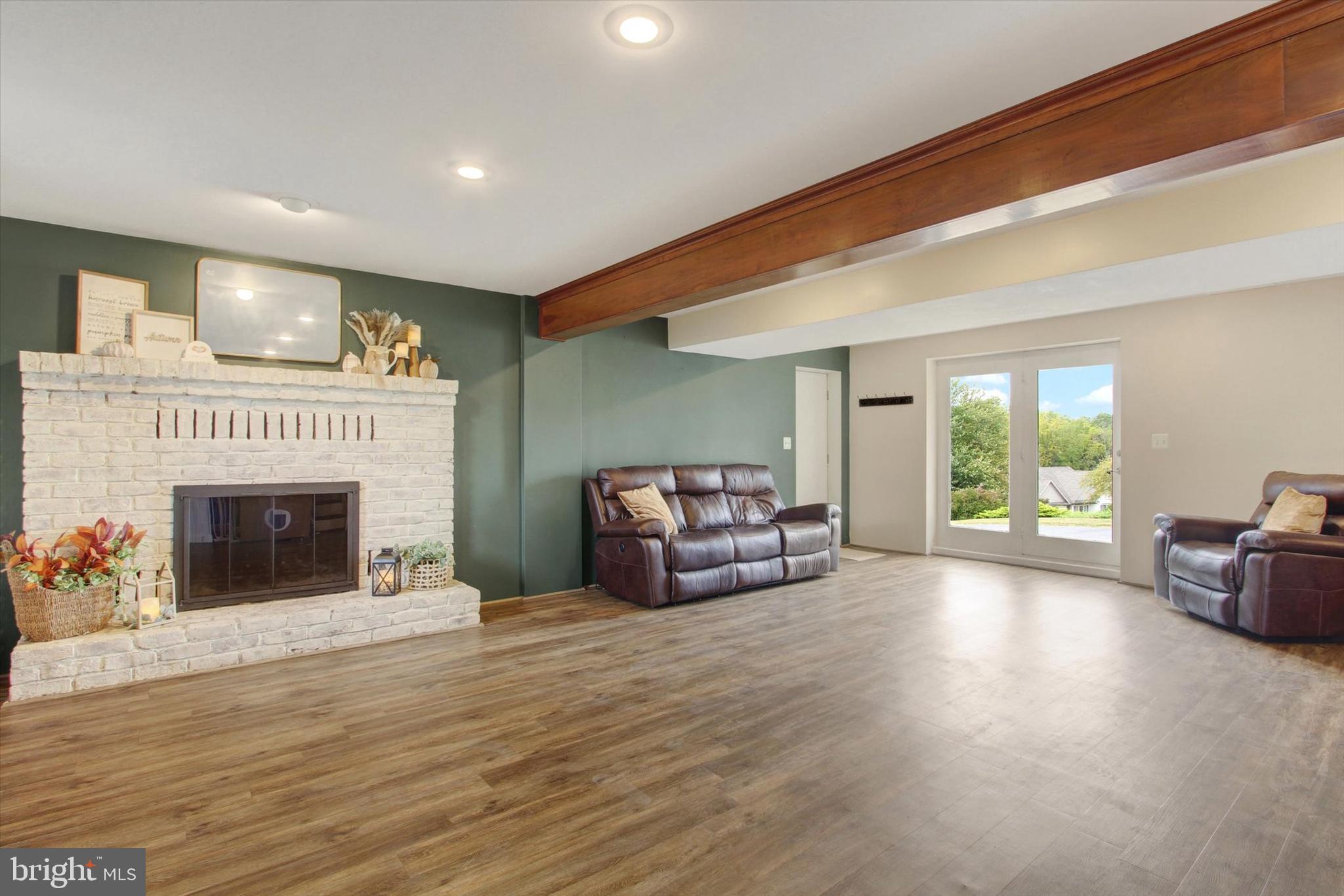 HALL ESTATES - Residential