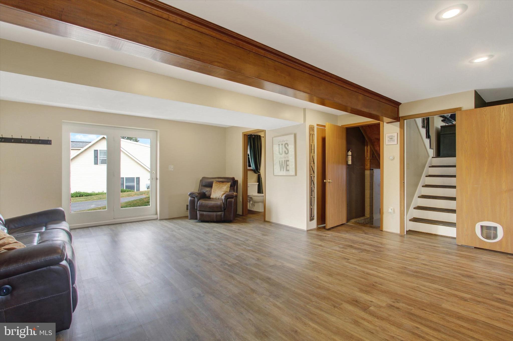 HALL ESTATES - Residential