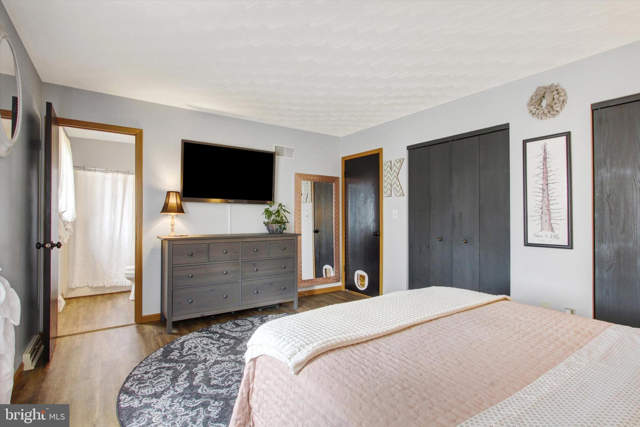 HALL ESTATES - Residential