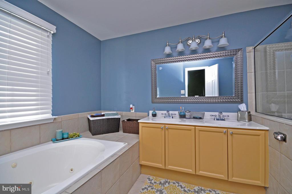 COURTS AT STAFFORD - Residential