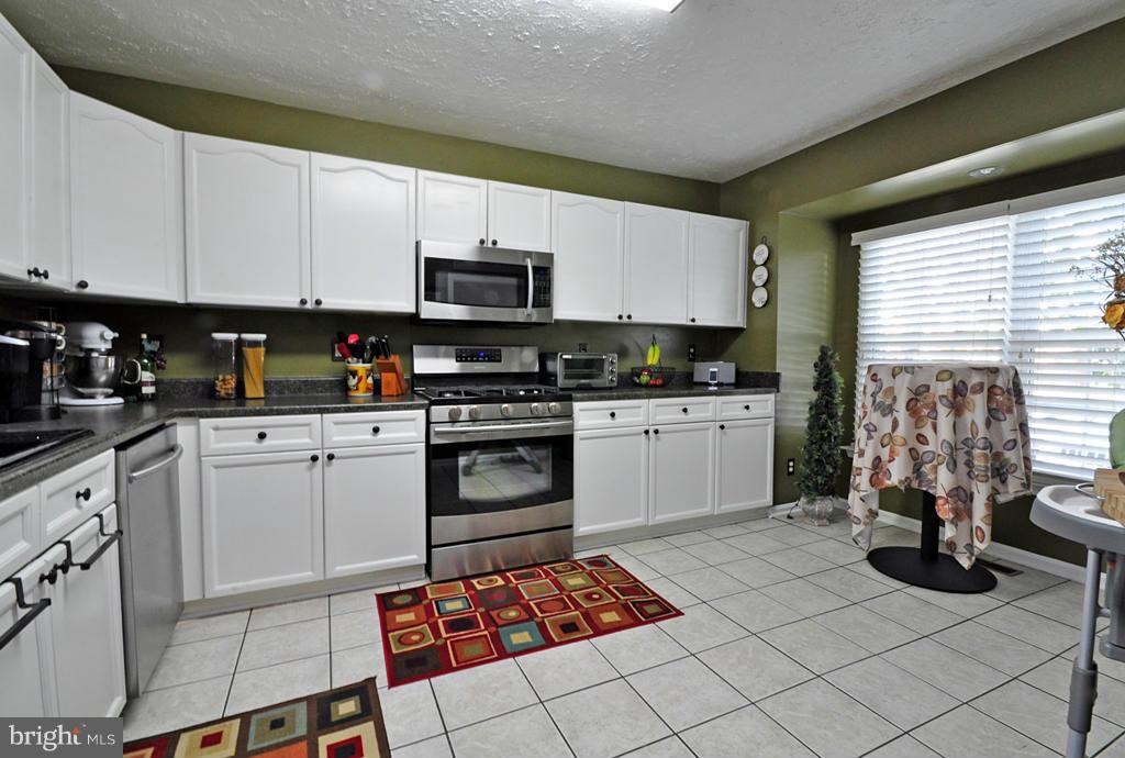 COURTS AT STAFFORD - Residential