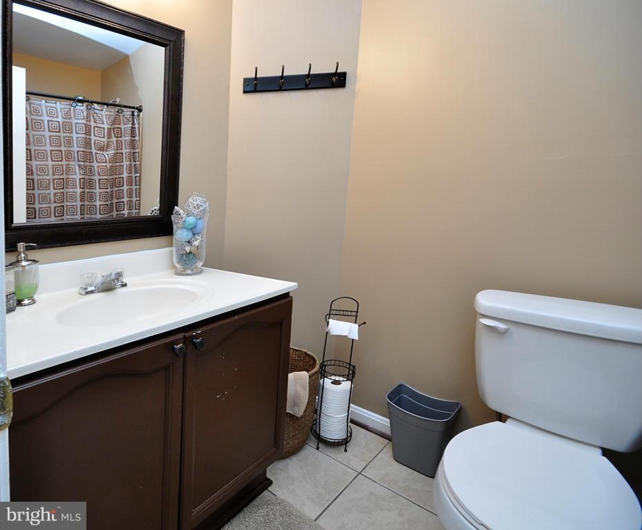 COURTS AT STAFFORD - Residential