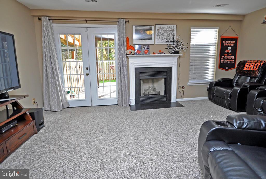 COURTS AT STAFFORD - Residential