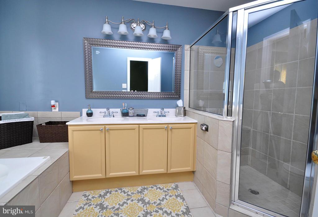 COURTS AT STAFFORD - Residential