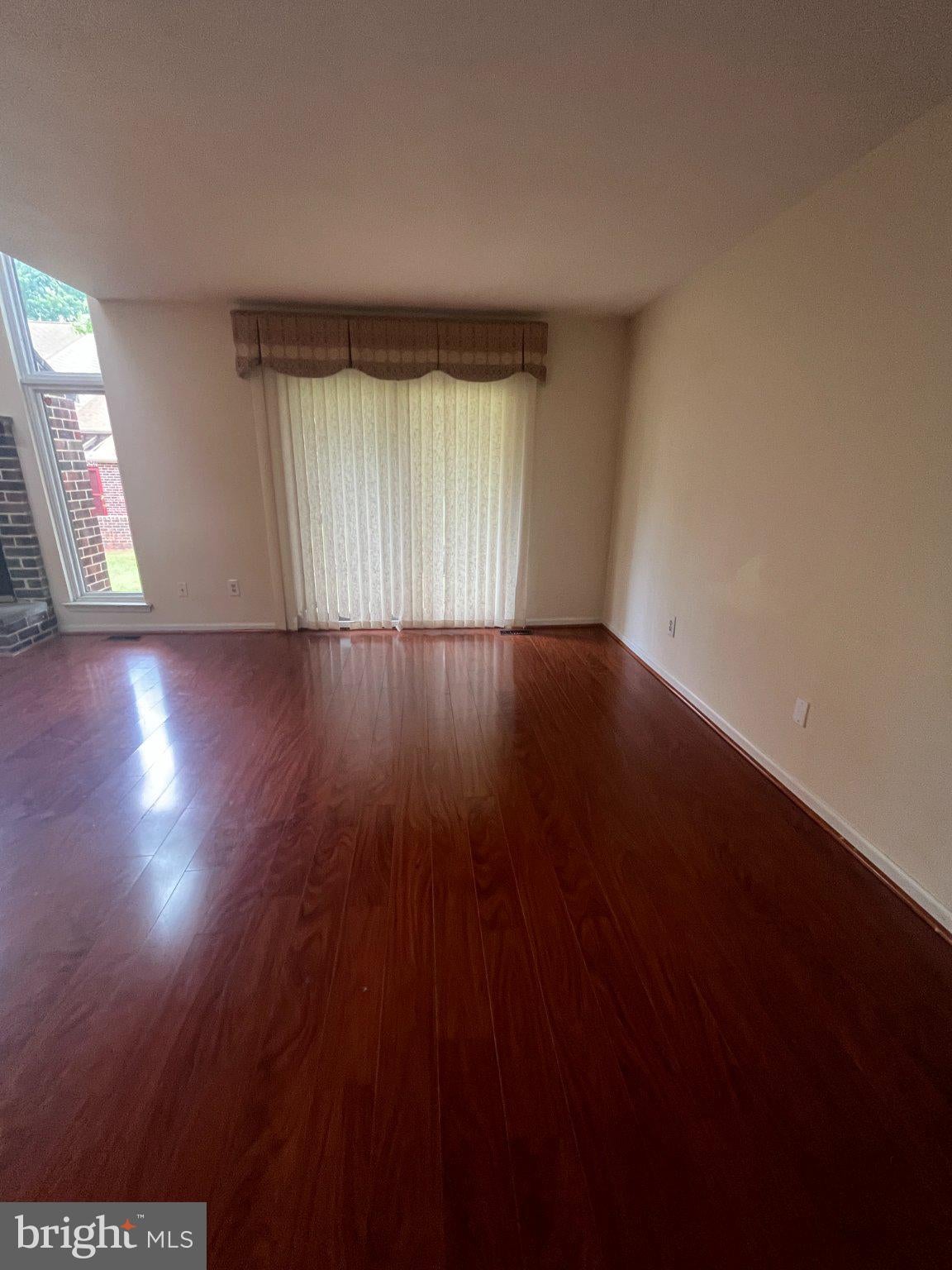 28 KNOX COURT