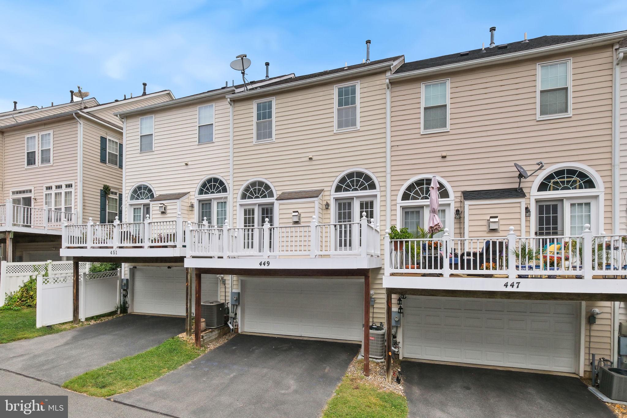 449 LEANING OAK STREET