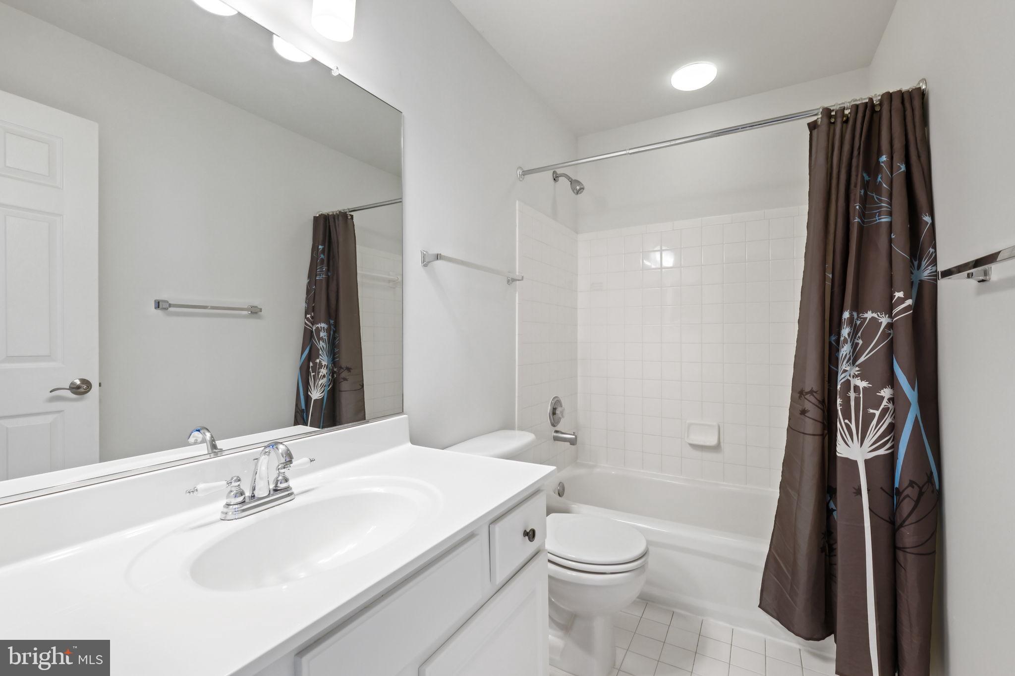 LAKELANDS - Residential