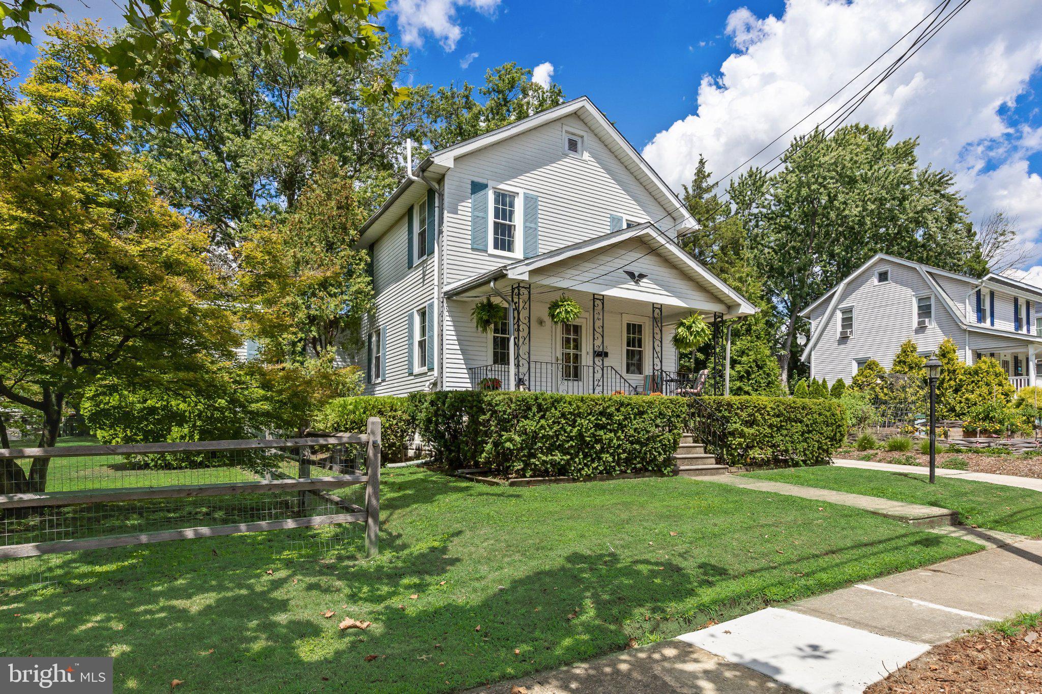 118 W MAIDEN LANE