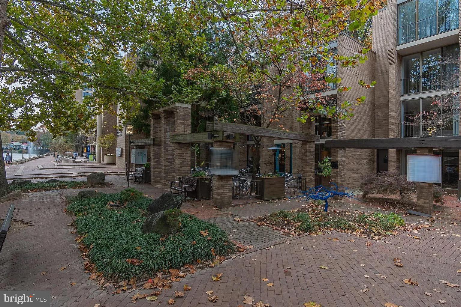 LAKE ANNE OF RESTON - Residential