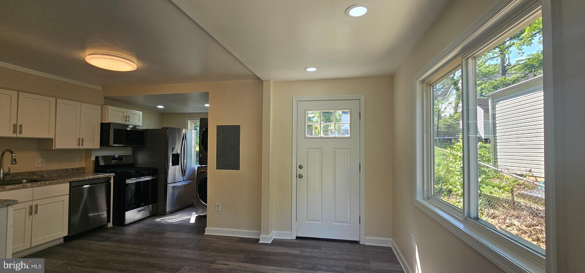 HOLLYWOOD ON THE HILL - Residential