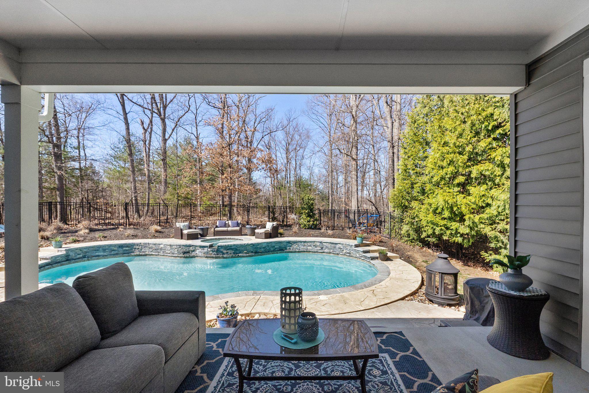 TWIN LAKES OVERLOOK - Residential