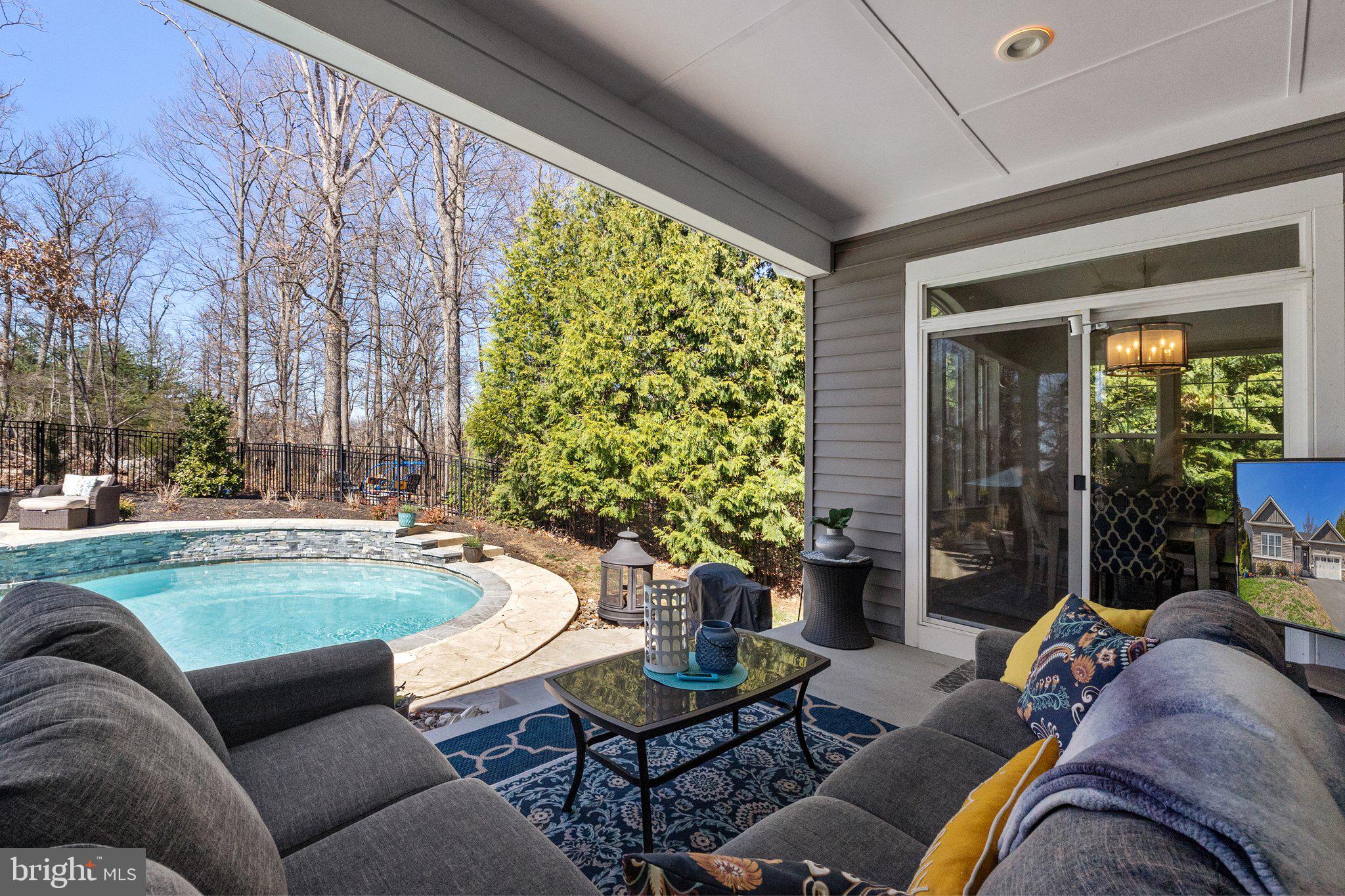 TWIN LAKES OVERLOOK - Residential