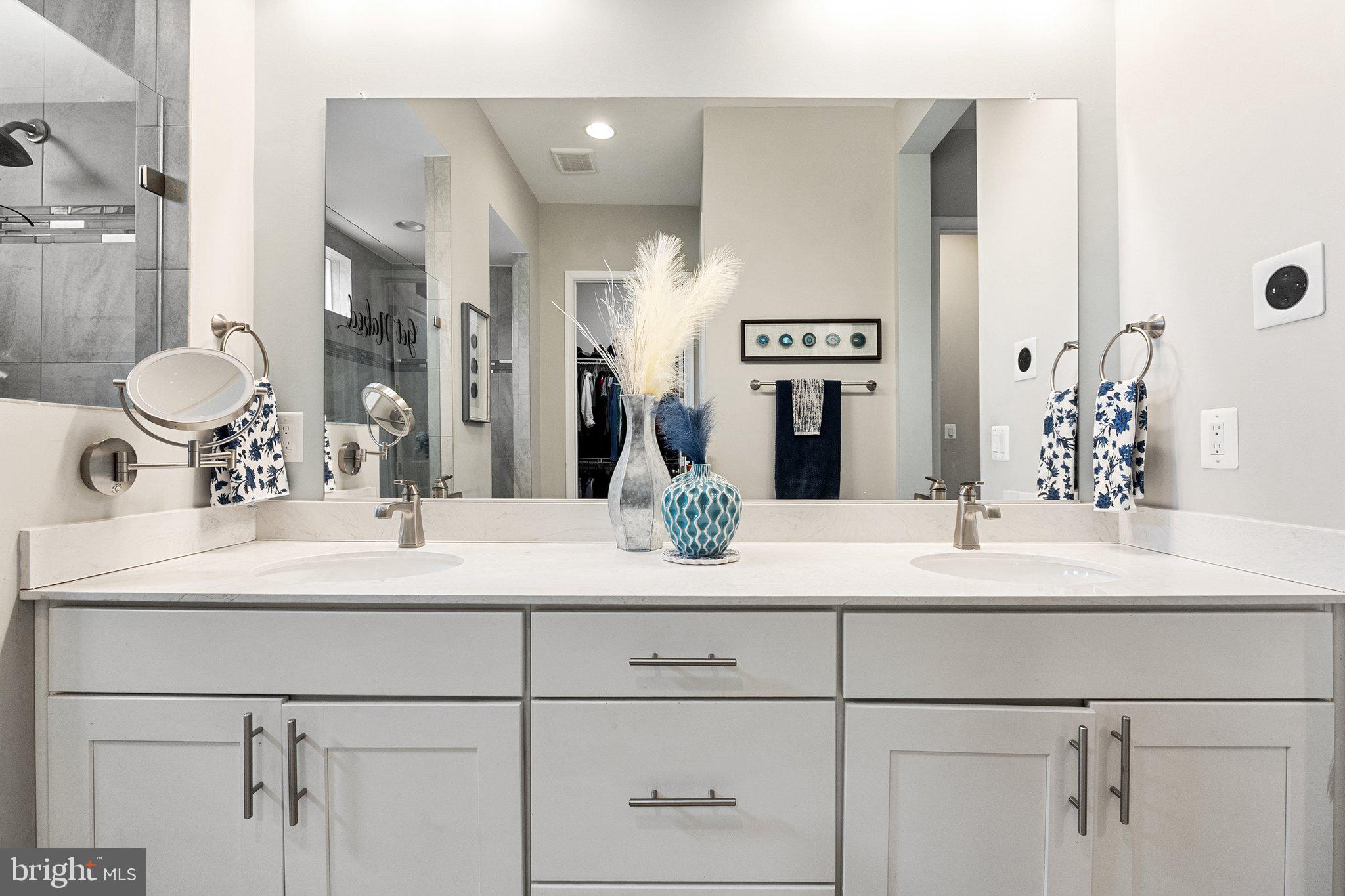 TWIN LAKES OVERLOOK - Residential