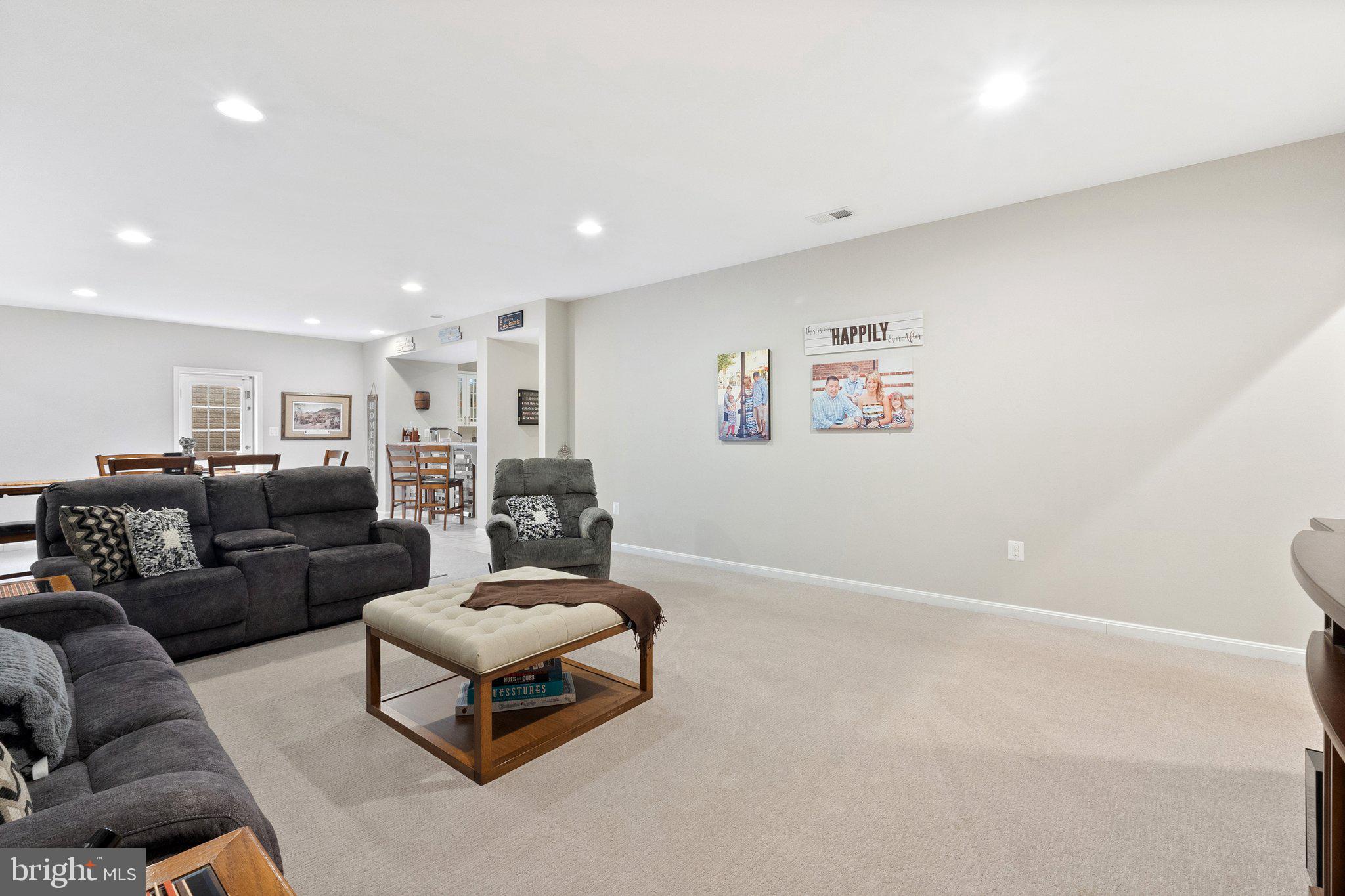 TWIN LAKES OVERLOOK - Residential