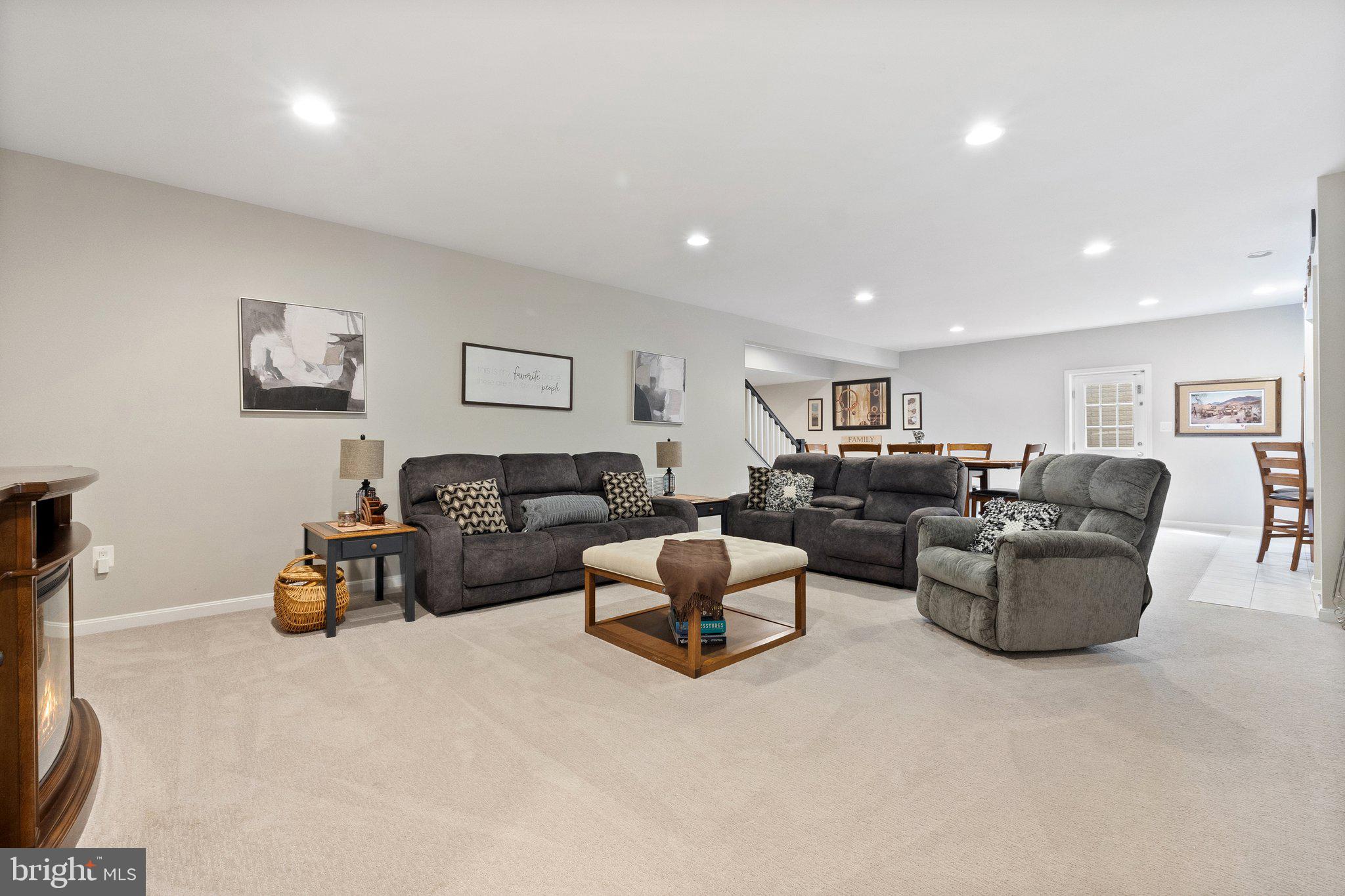 TWIN LAKES OVERLOOK - Residential