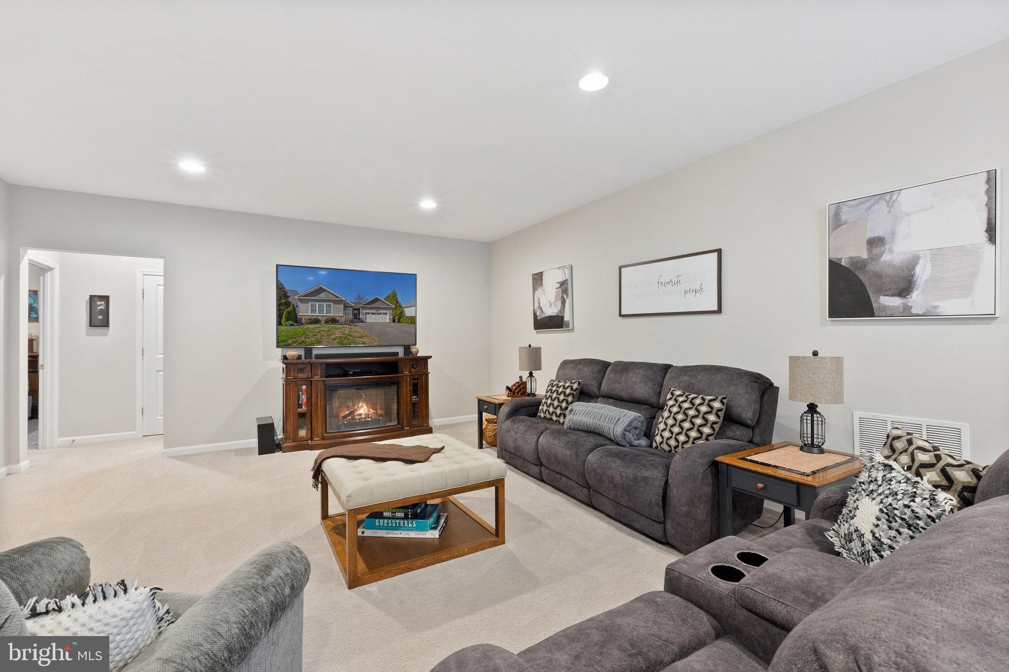 TWIN LAKES OVERLOOK - Residential