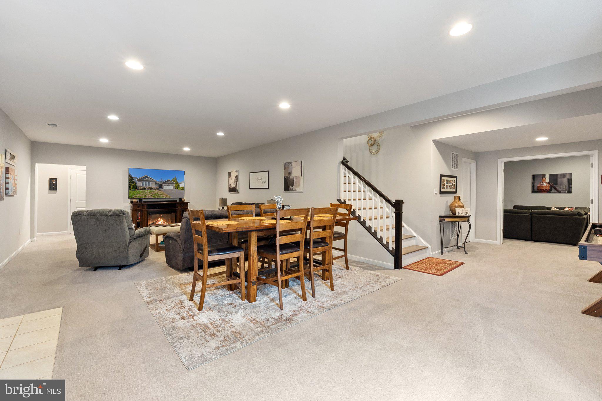 TWIN LAKES OVERLOOK - Residential