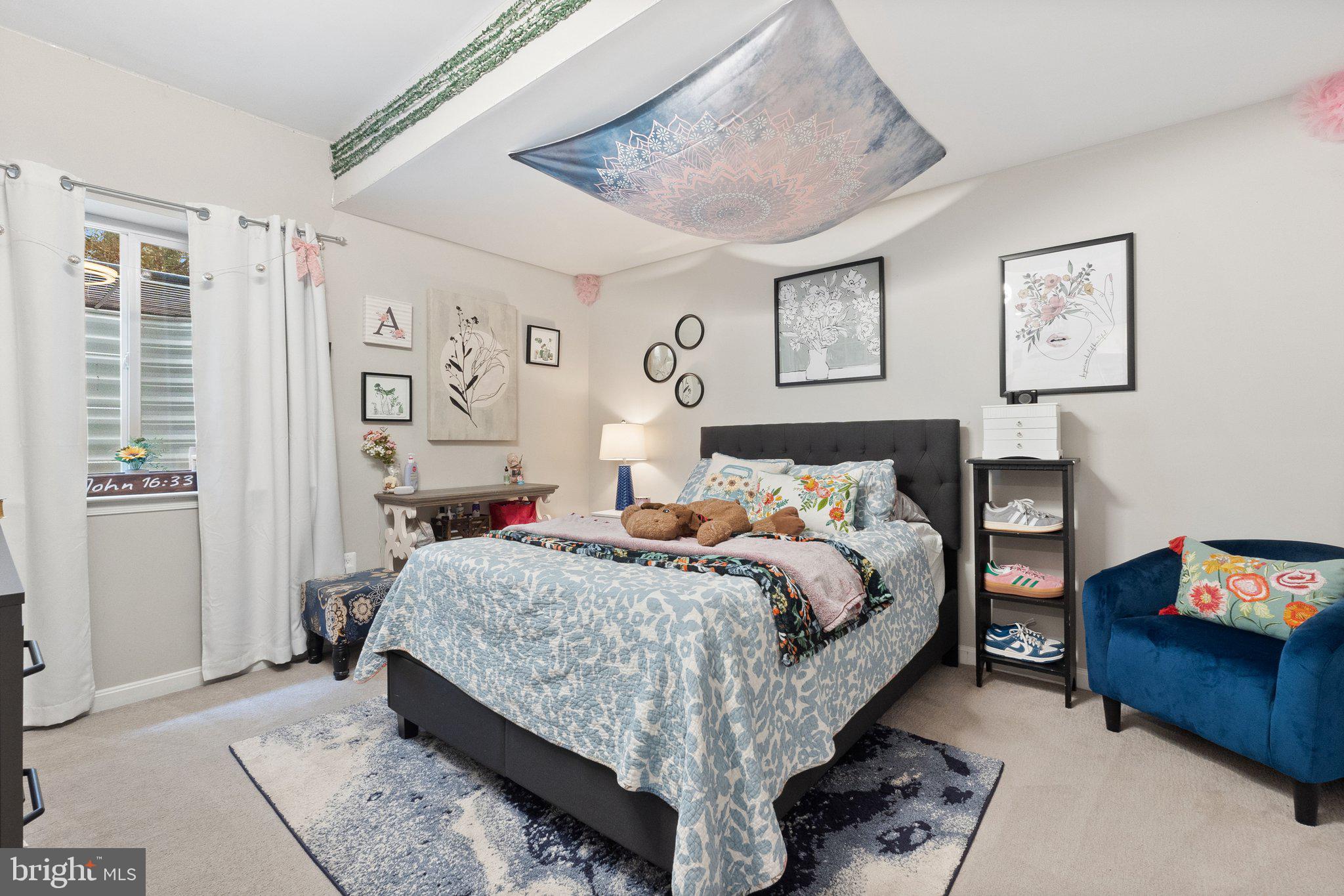 TWIN LAKES OVERLOOK - Residential