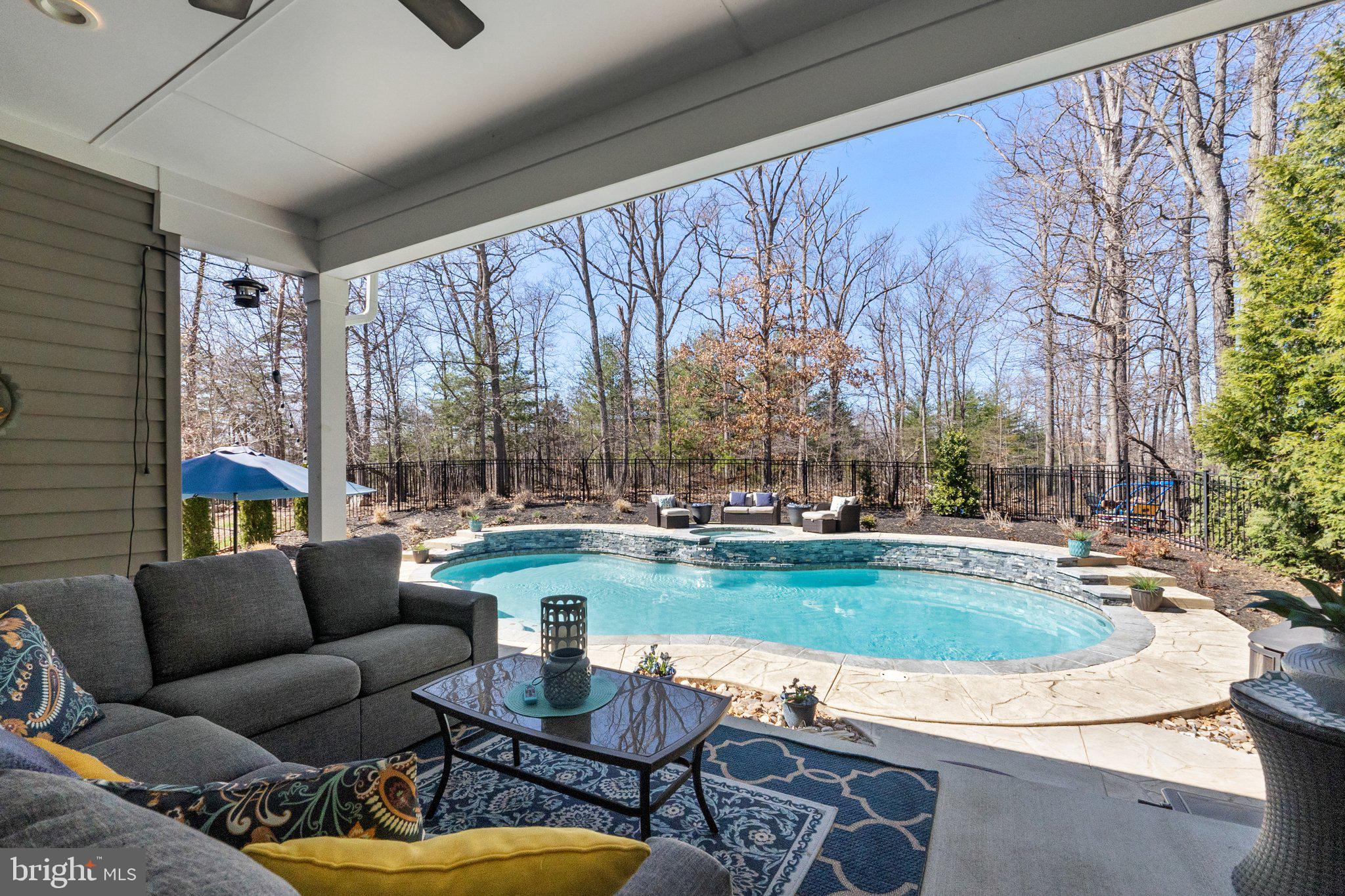 TWIN LAKES OVERLOOK - Residential