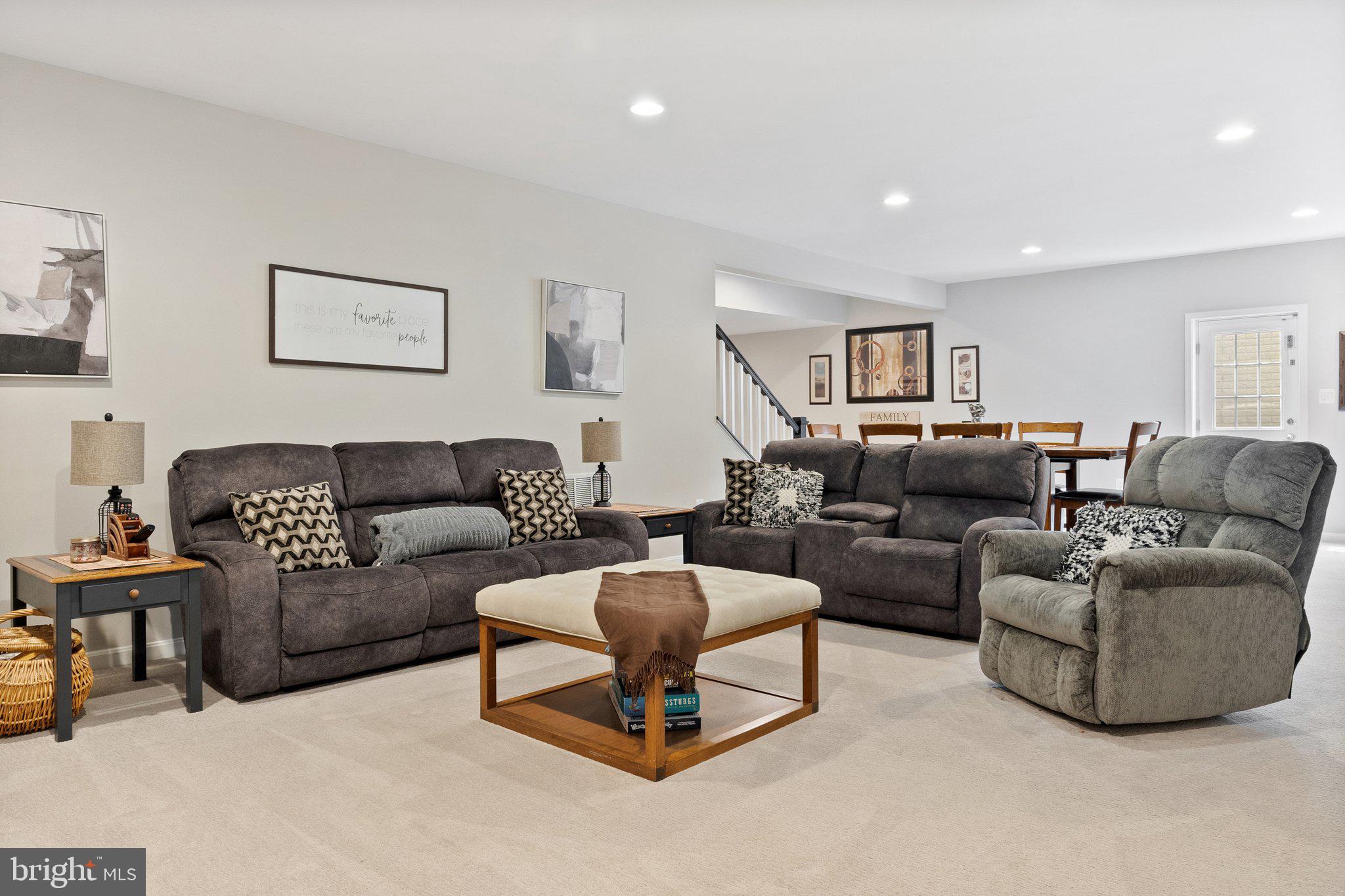 TWIN LAKES OVERLOOK - Residential