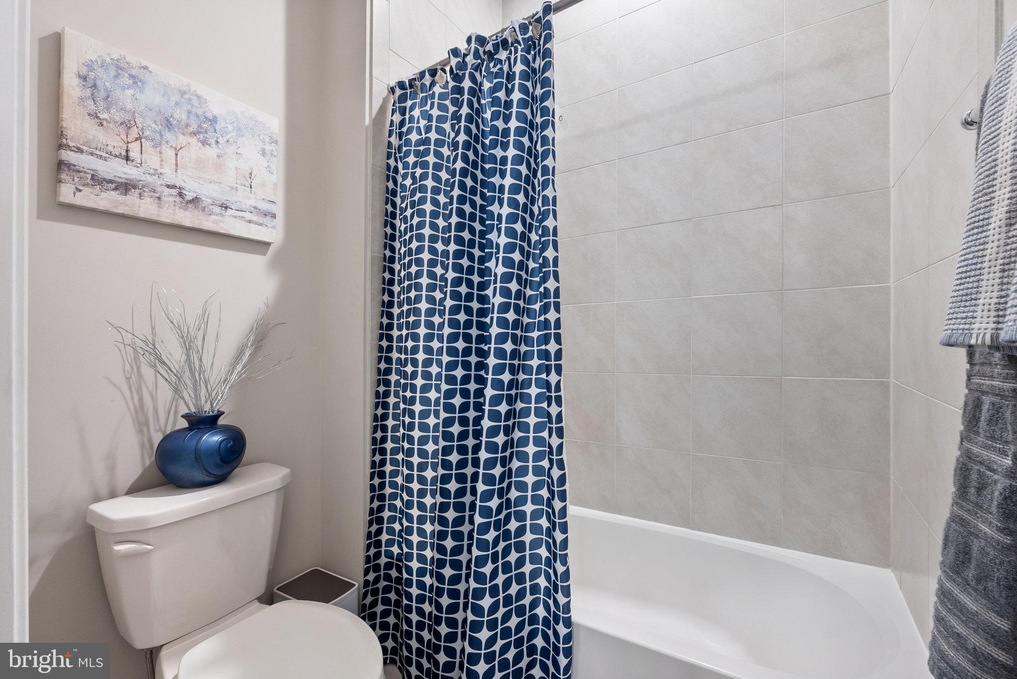 TWIN LAKES OVERLOOK - Residential