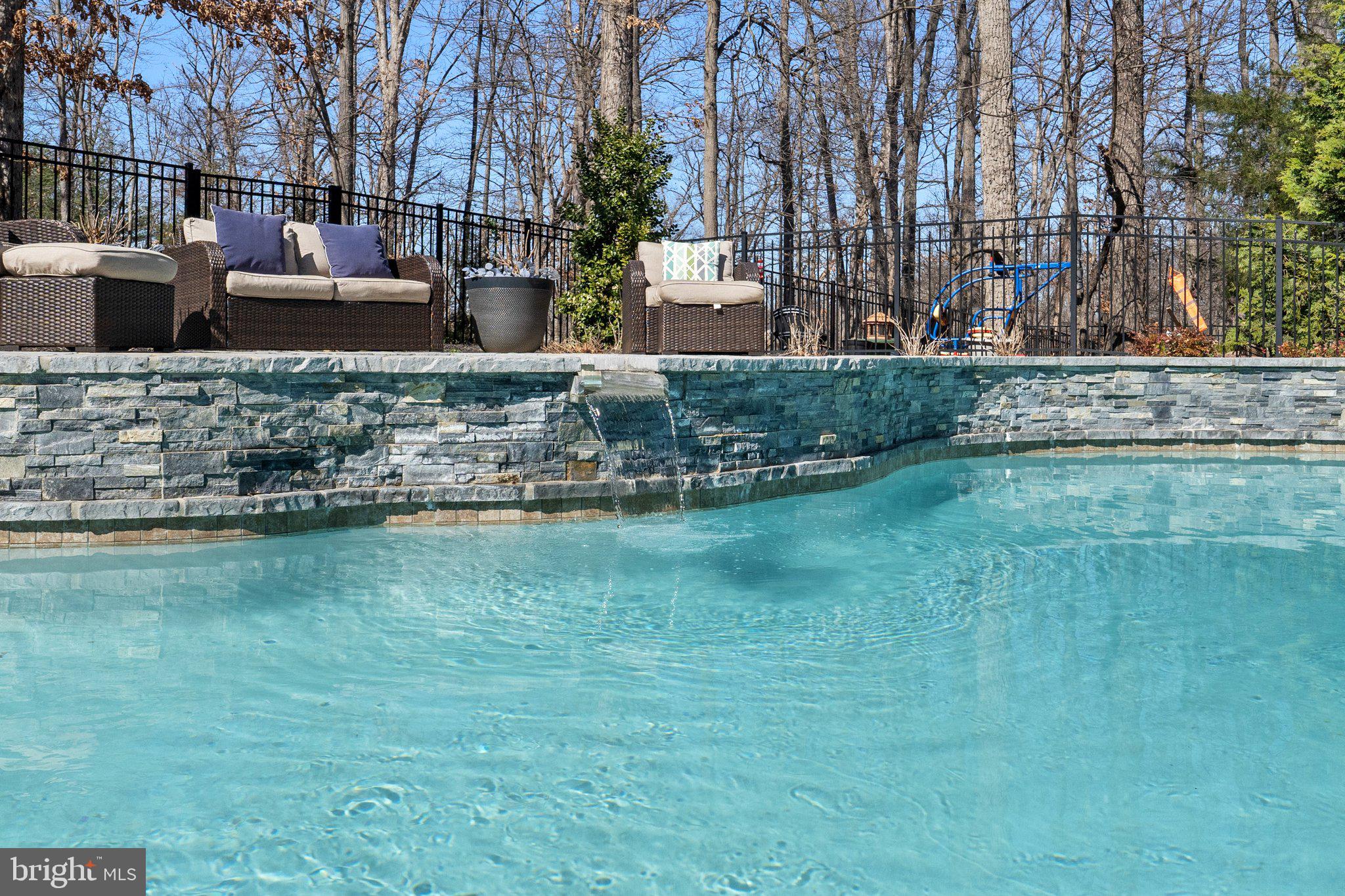 TWIN LAKES OVERLOOK - Residential