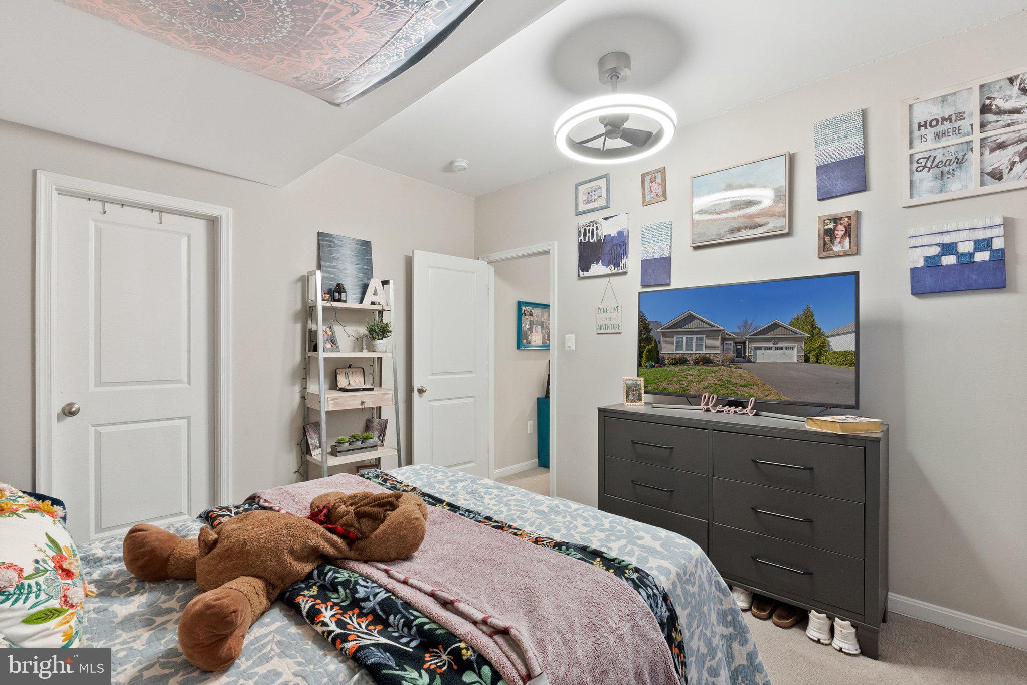 TWIN LAKES OVERLOOK - Residential