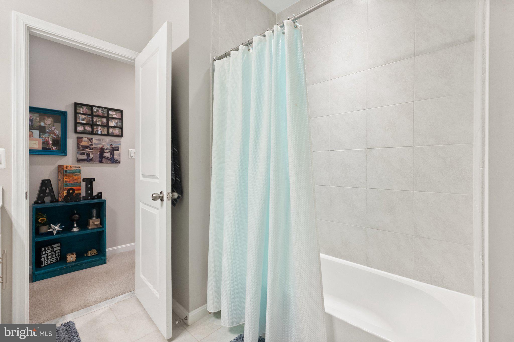 TWIN LAKES OVERLOOK - Residential