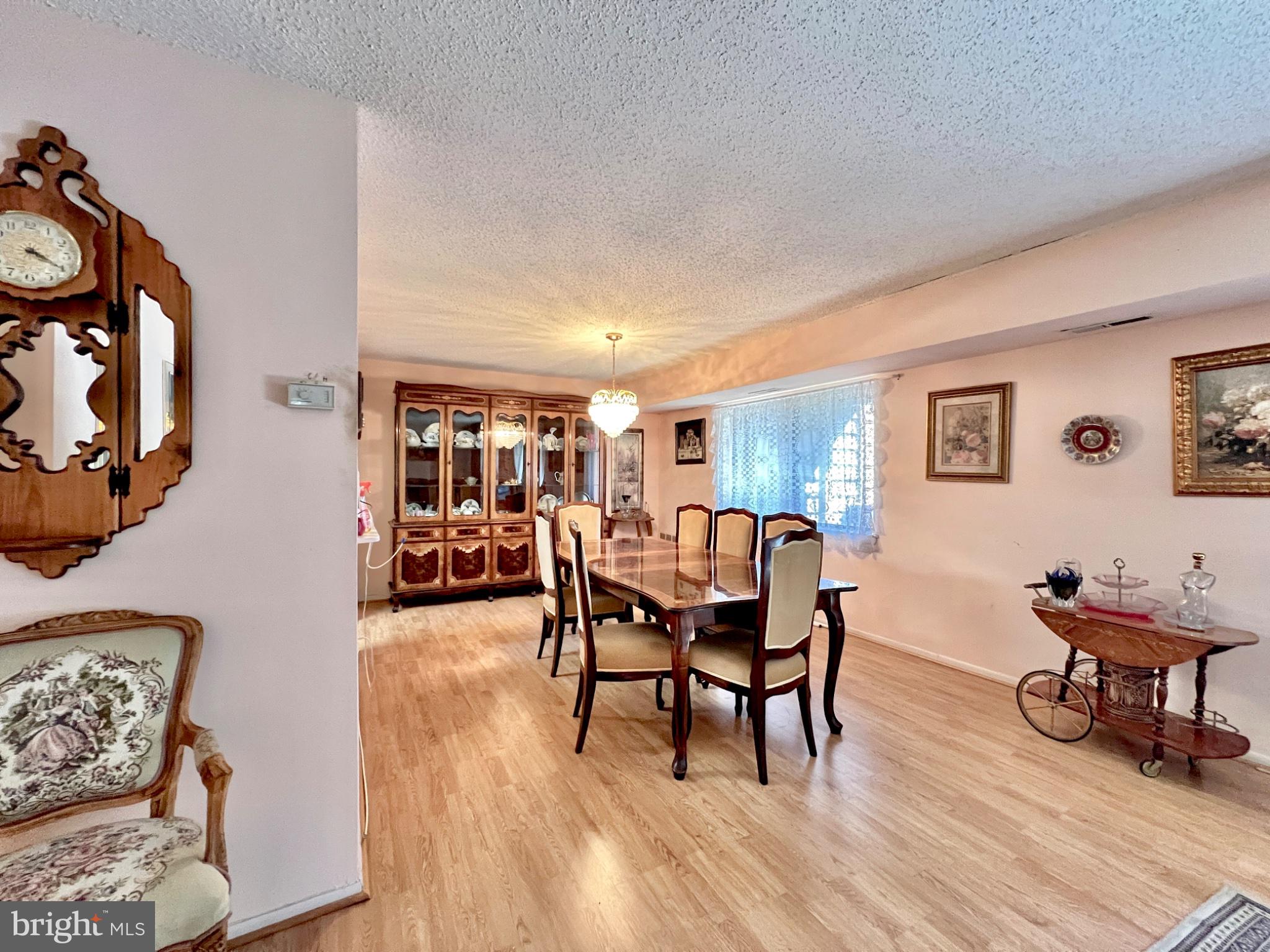 9 SUNTOP COURT 201