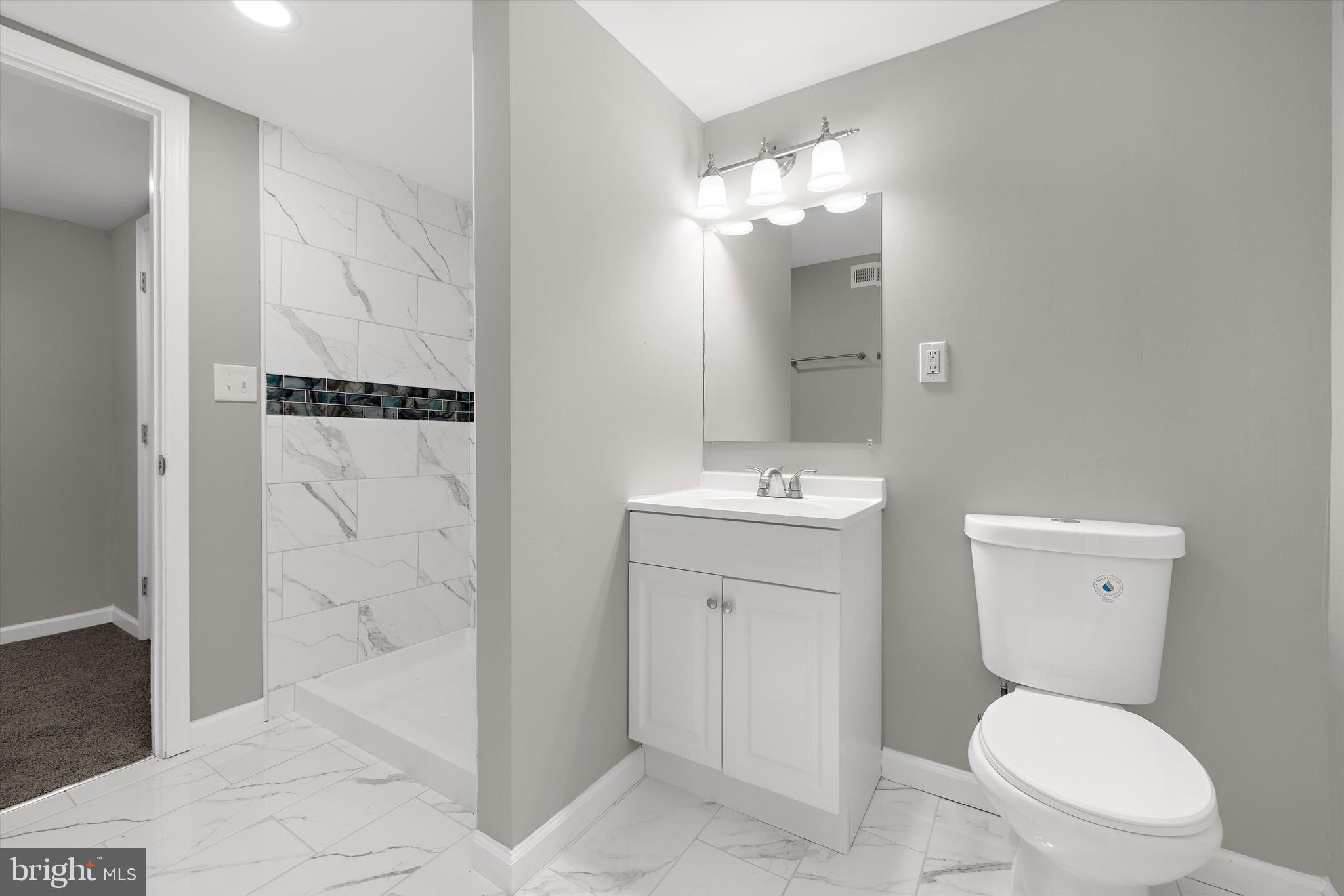 WOODSIDE SQUARE - Residential Lease