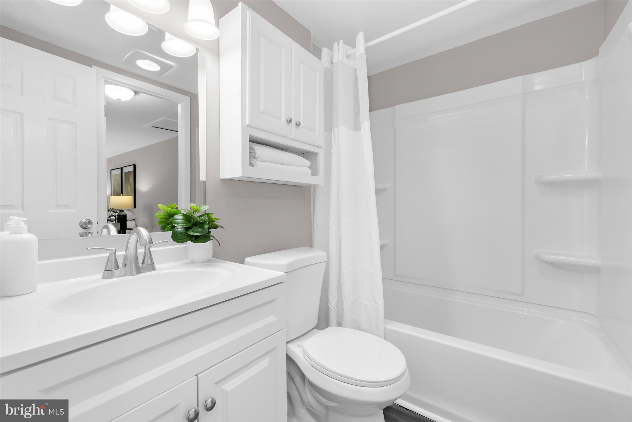 WOODSIDE SQUARE - Residential Lease