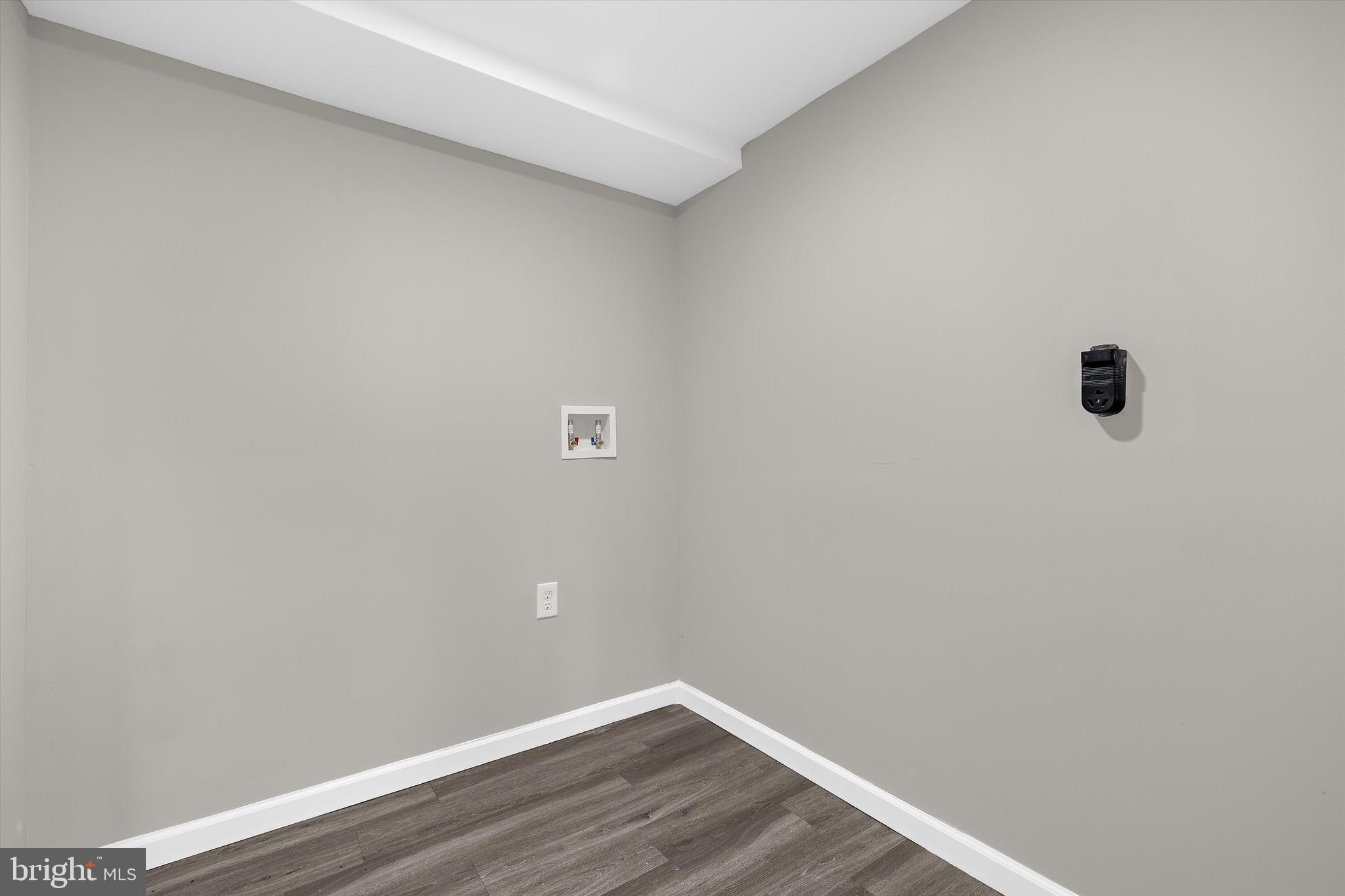 WOODSIDE SQUARE - Residential Lease