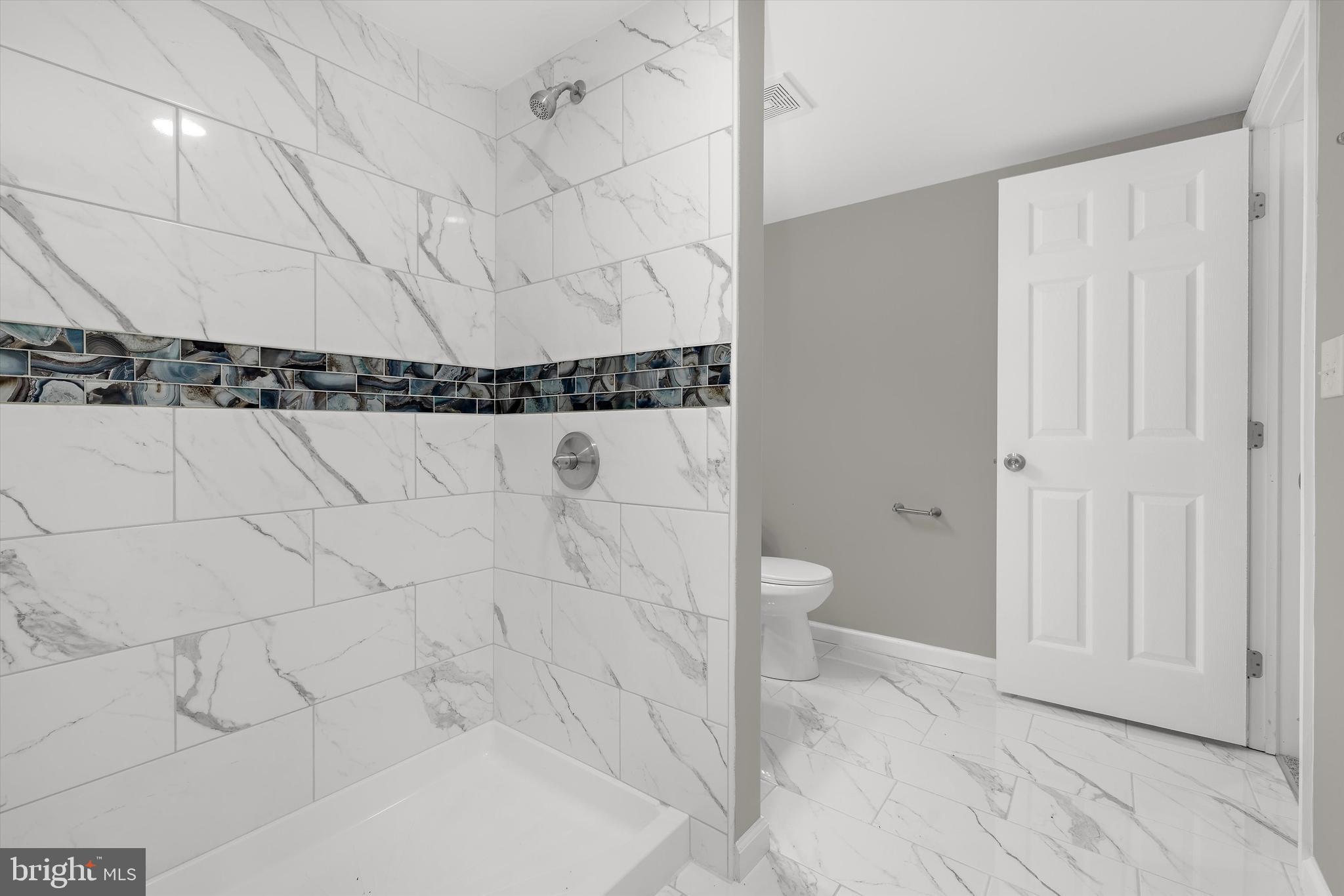 WOODSIDE SQUARE - Residential Lease